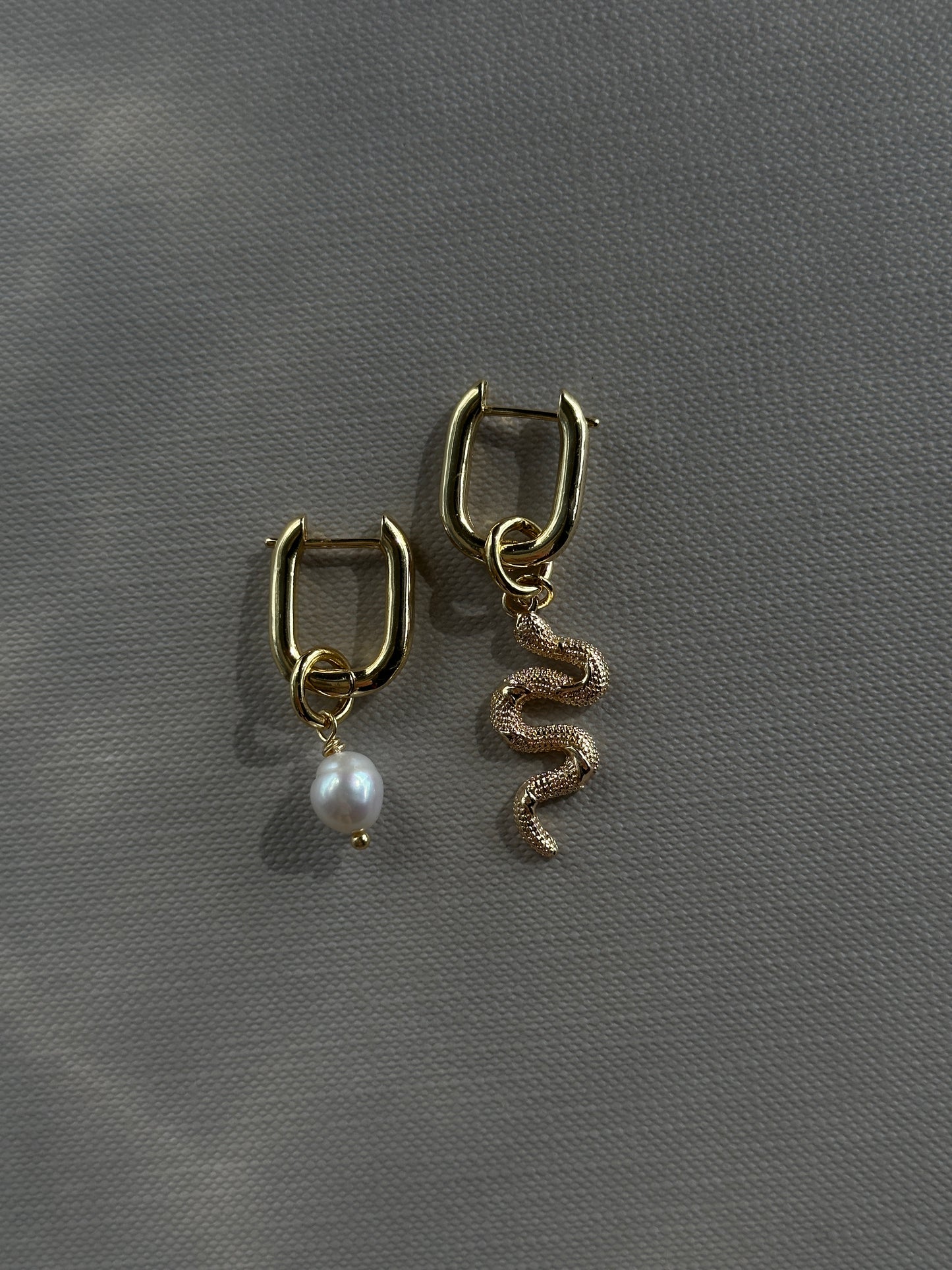 SERPENT earrings
