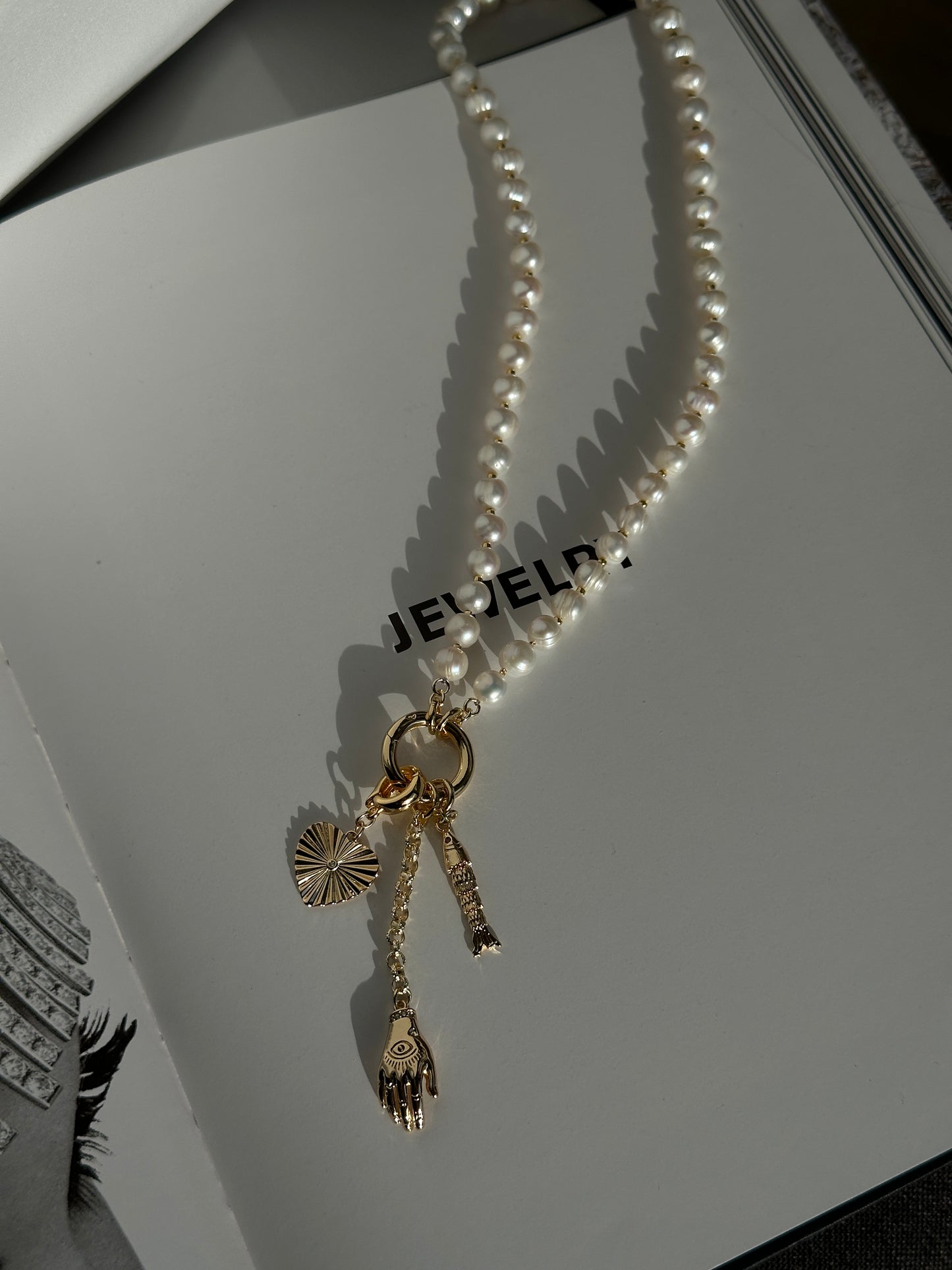 PEARLS&CHARMS necklace
