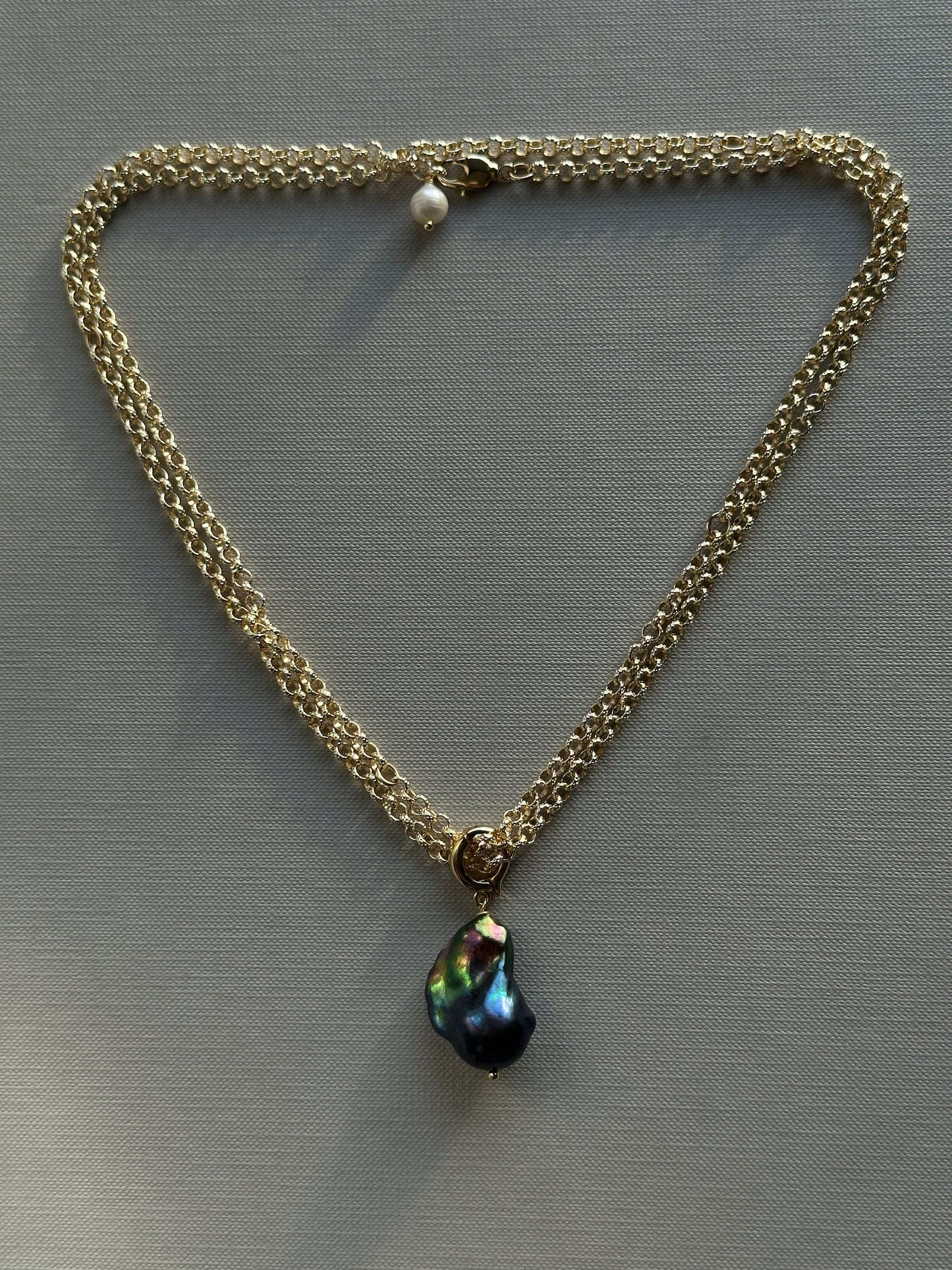 BAROQUE PEACOCK necklace