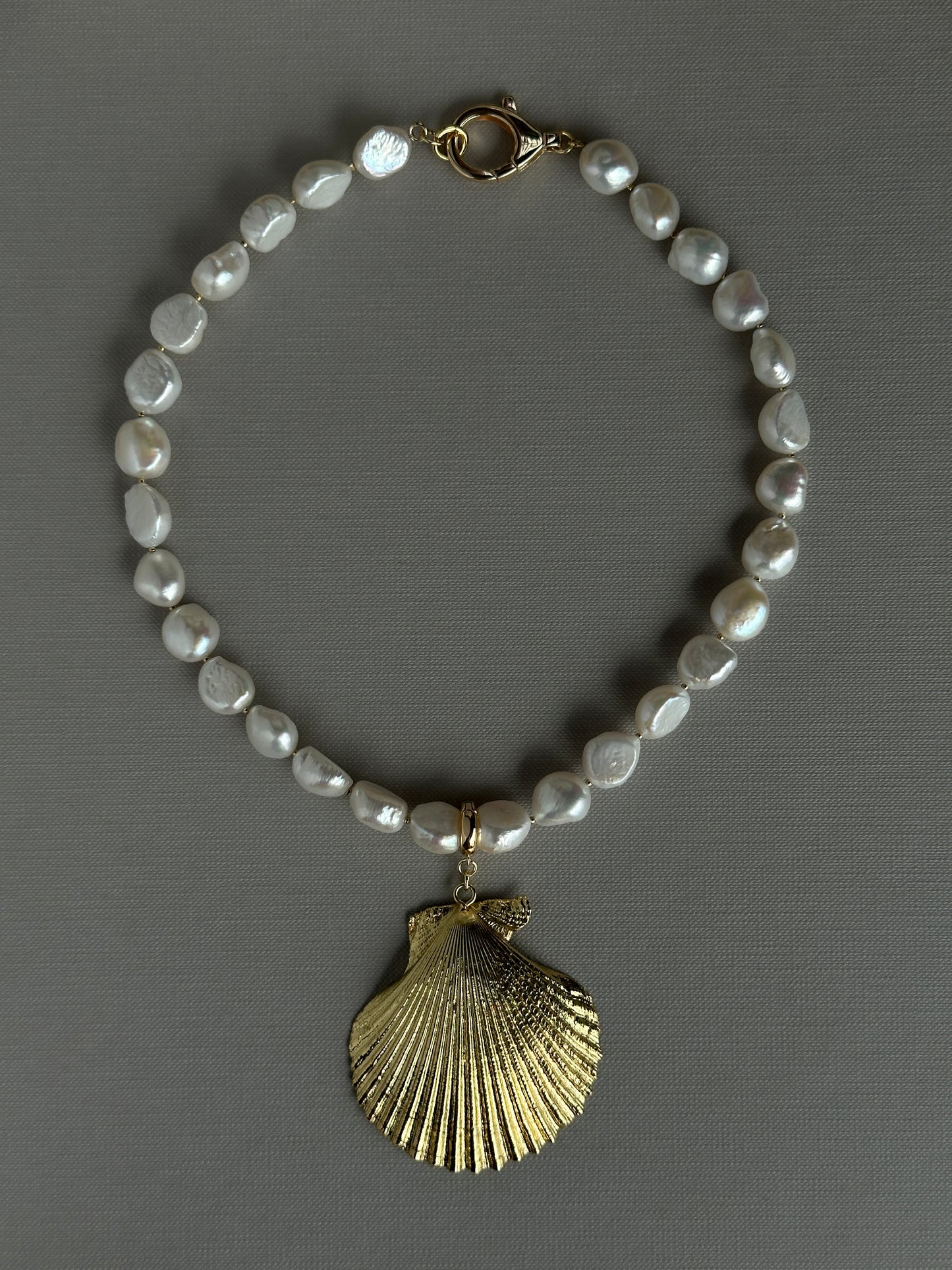 AVARENA necklace