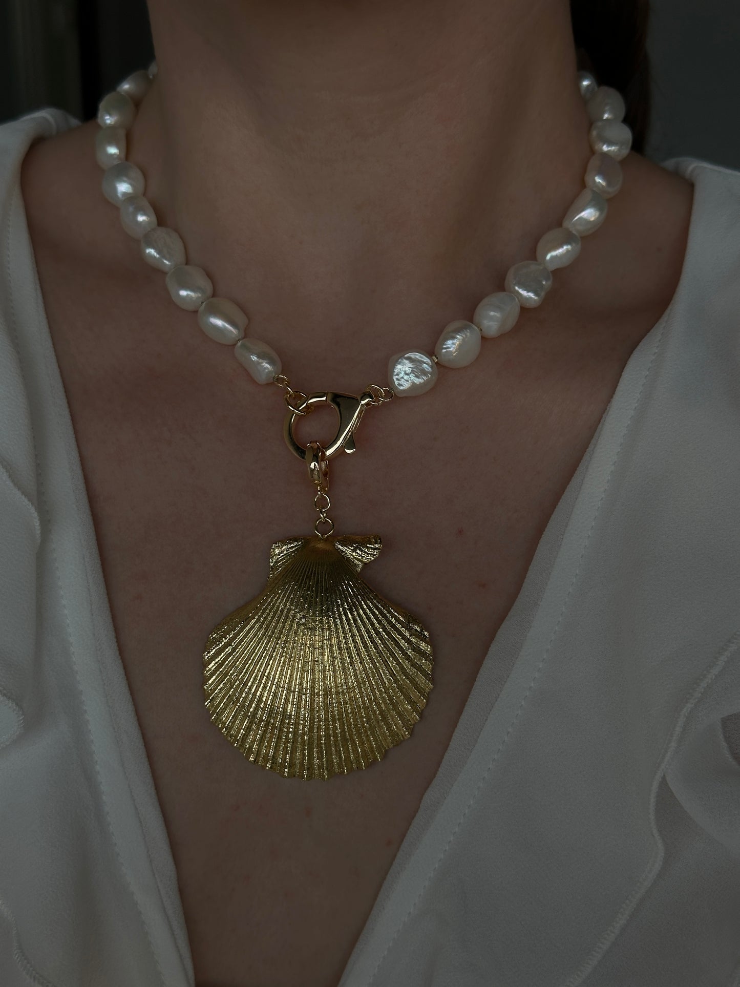 AVARENA necklace