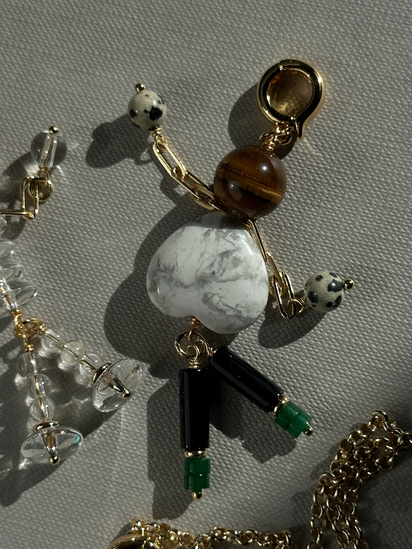 HOWLITE MAN necklace