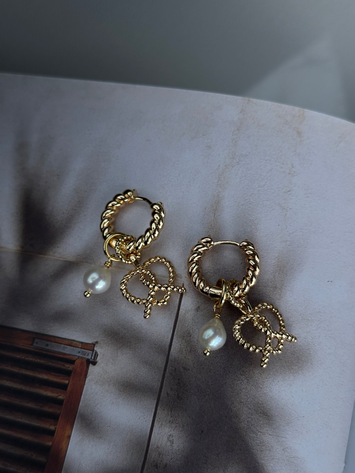 PRETZEL earrings