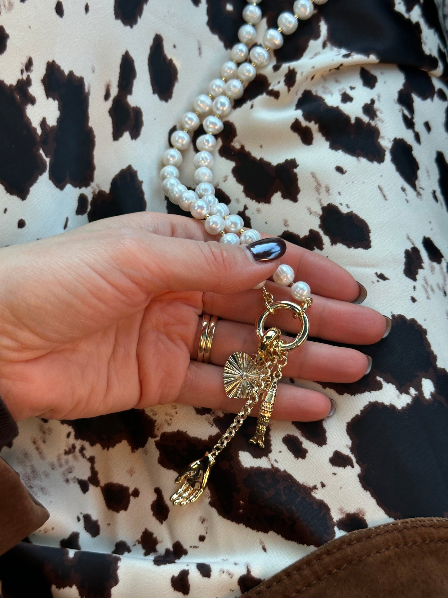 PEARLS&CHARMS necklace