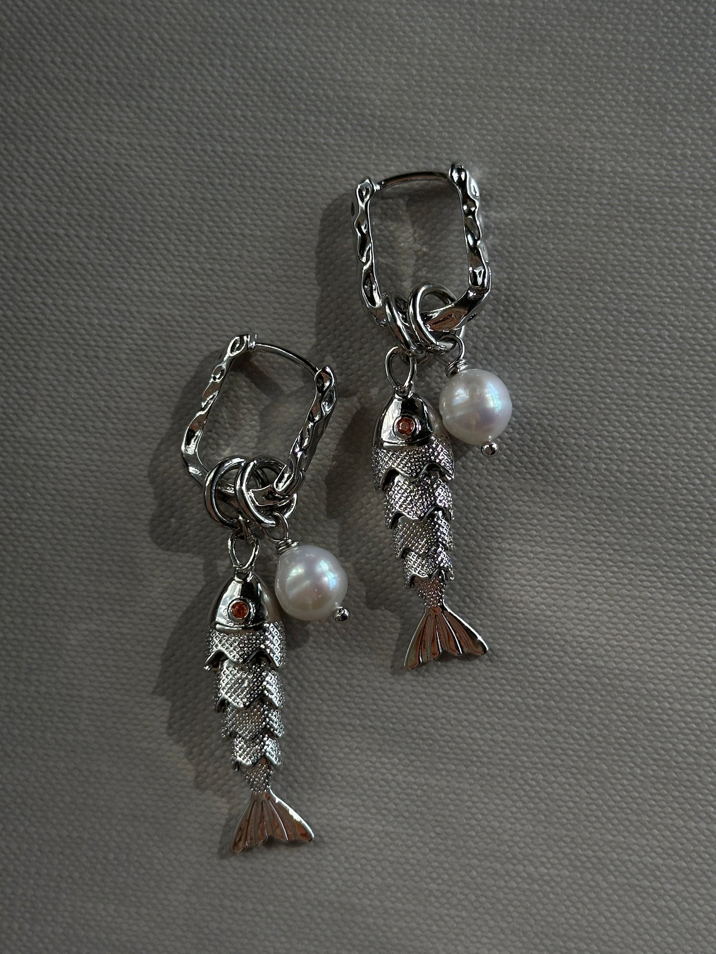 GUPPY earrings
