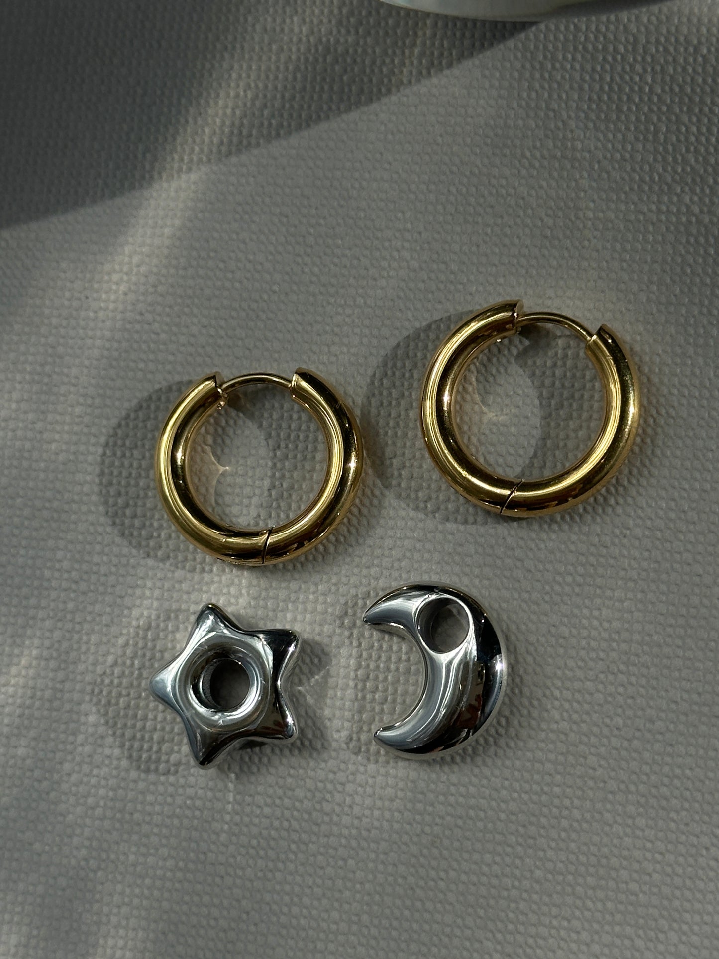 NIGHT earrings
