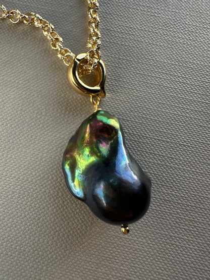 BAROQUE PEACOCK necklace