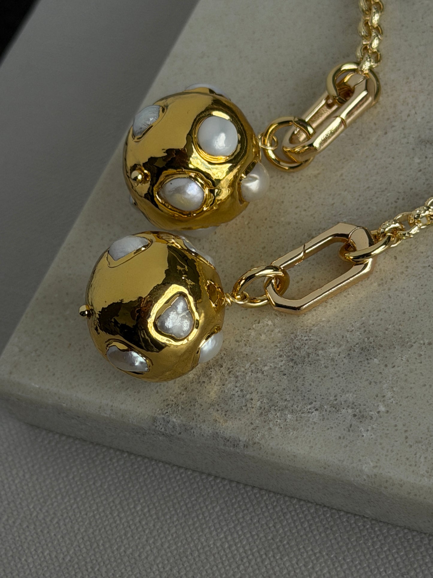 ORBIT PEARL lariat necklace