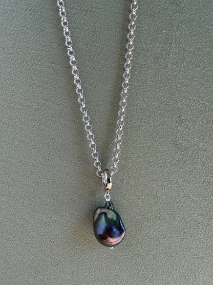 BAROQUE PEACOCK necklace