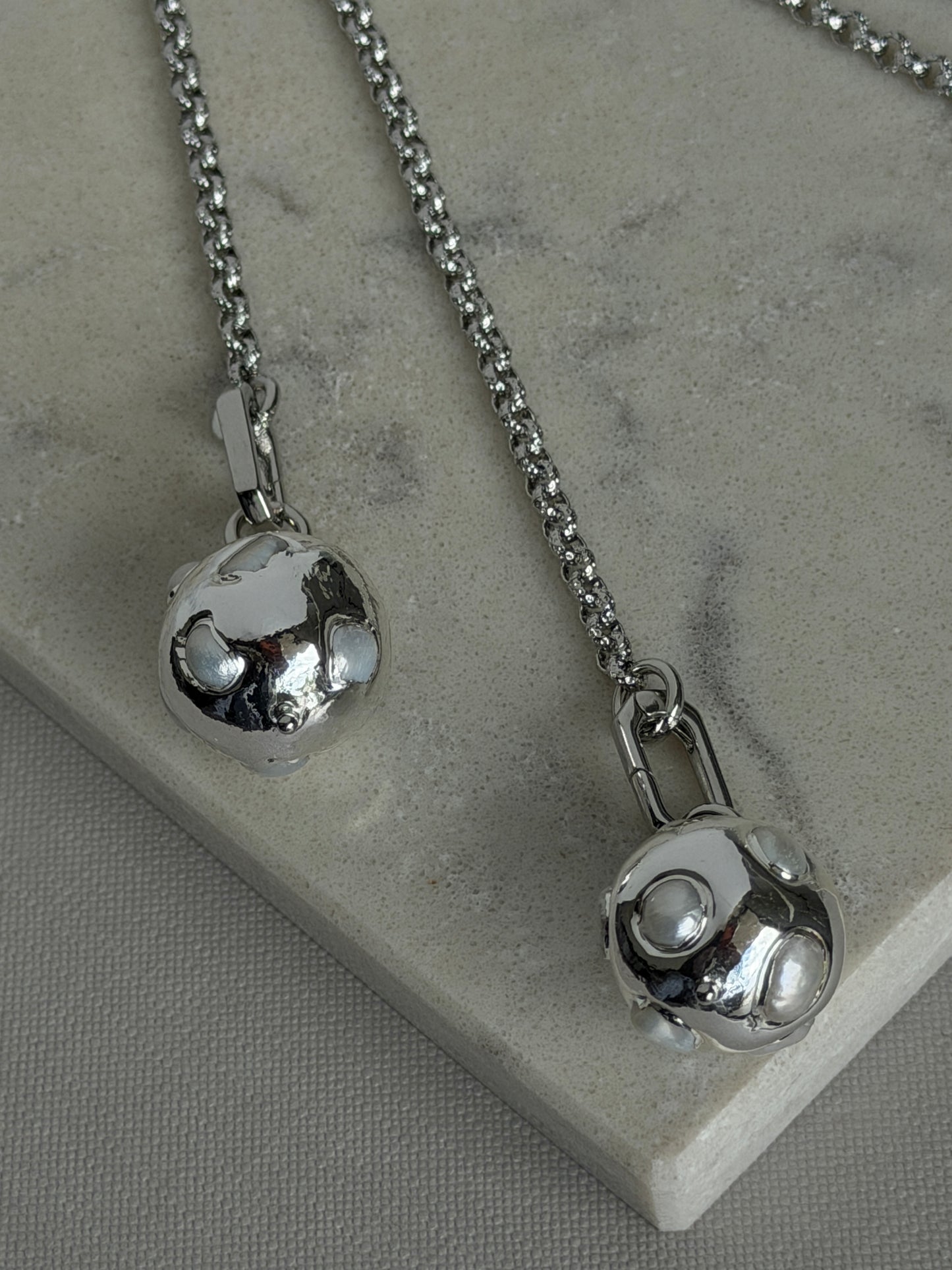 ORBIT PEARL lariat necklace