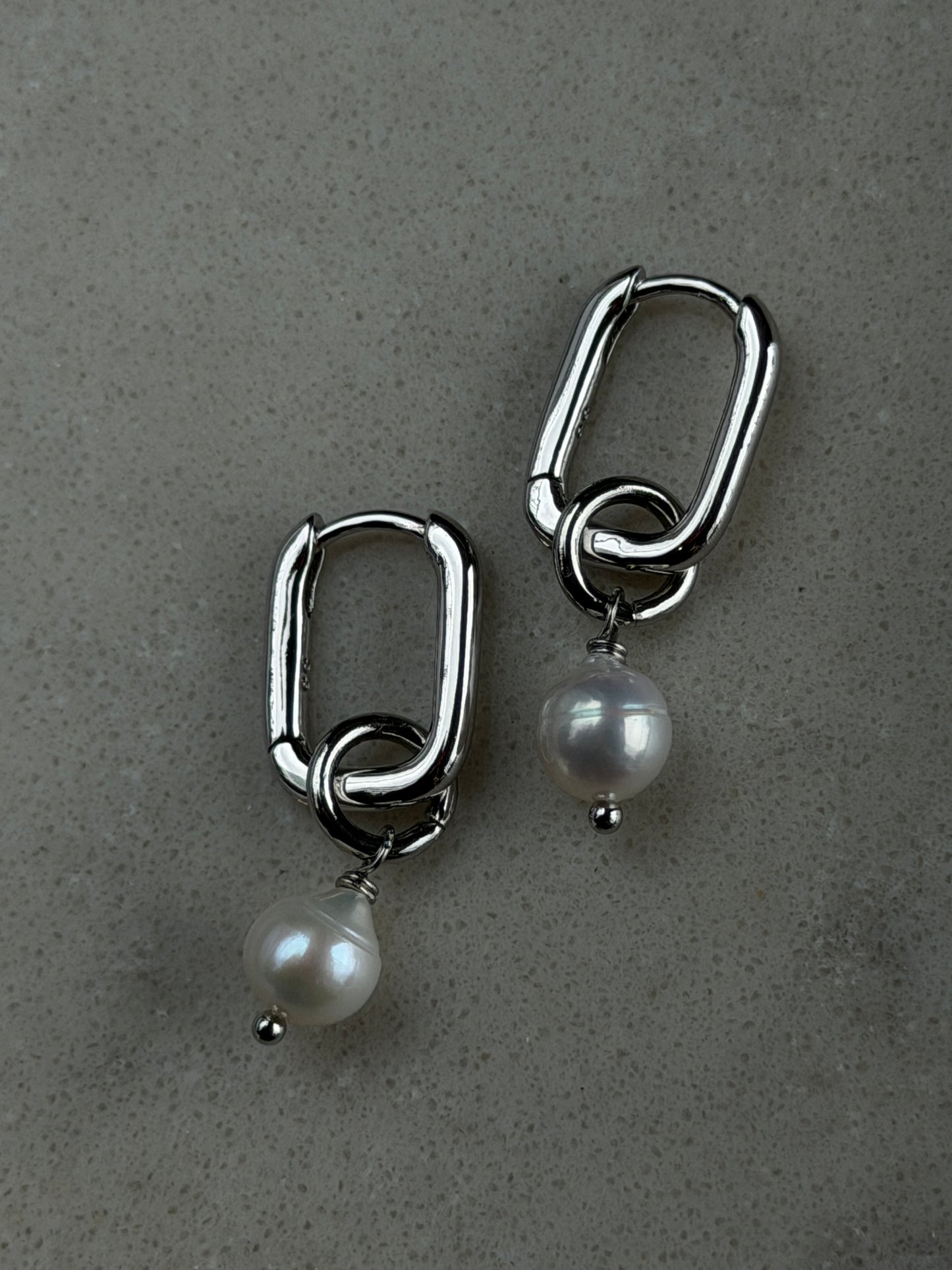 SECRET LOVE earrings