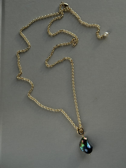 BAROQUE PEACOCK necklace