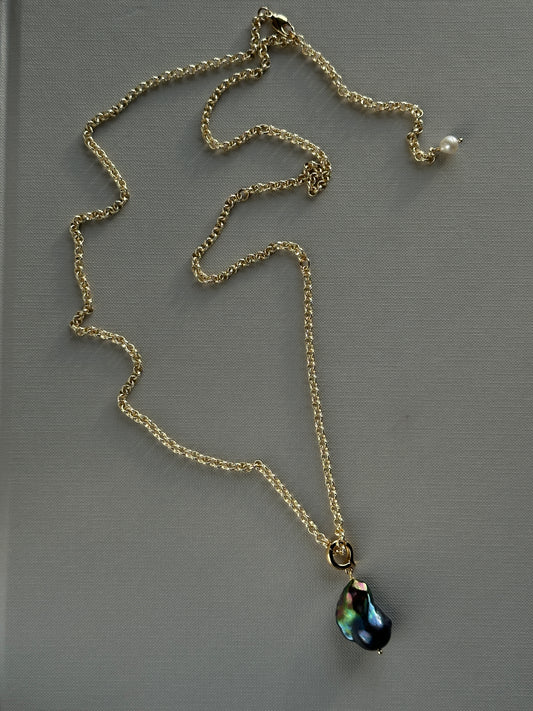 BAROQUE PEACOCK necklace