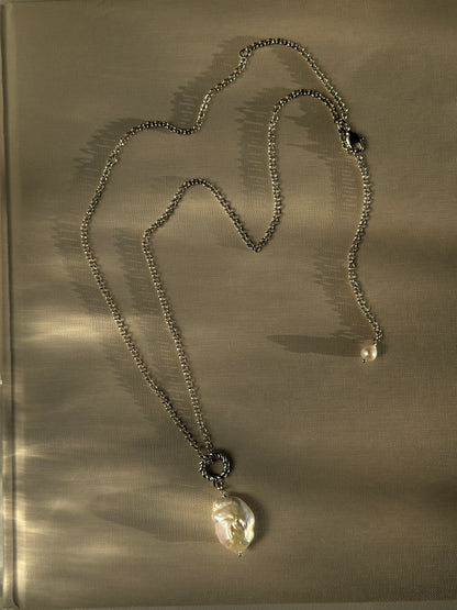 BAROQUE WHITE necklace
