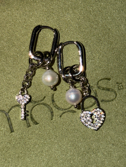 SECRET LOVE earrings