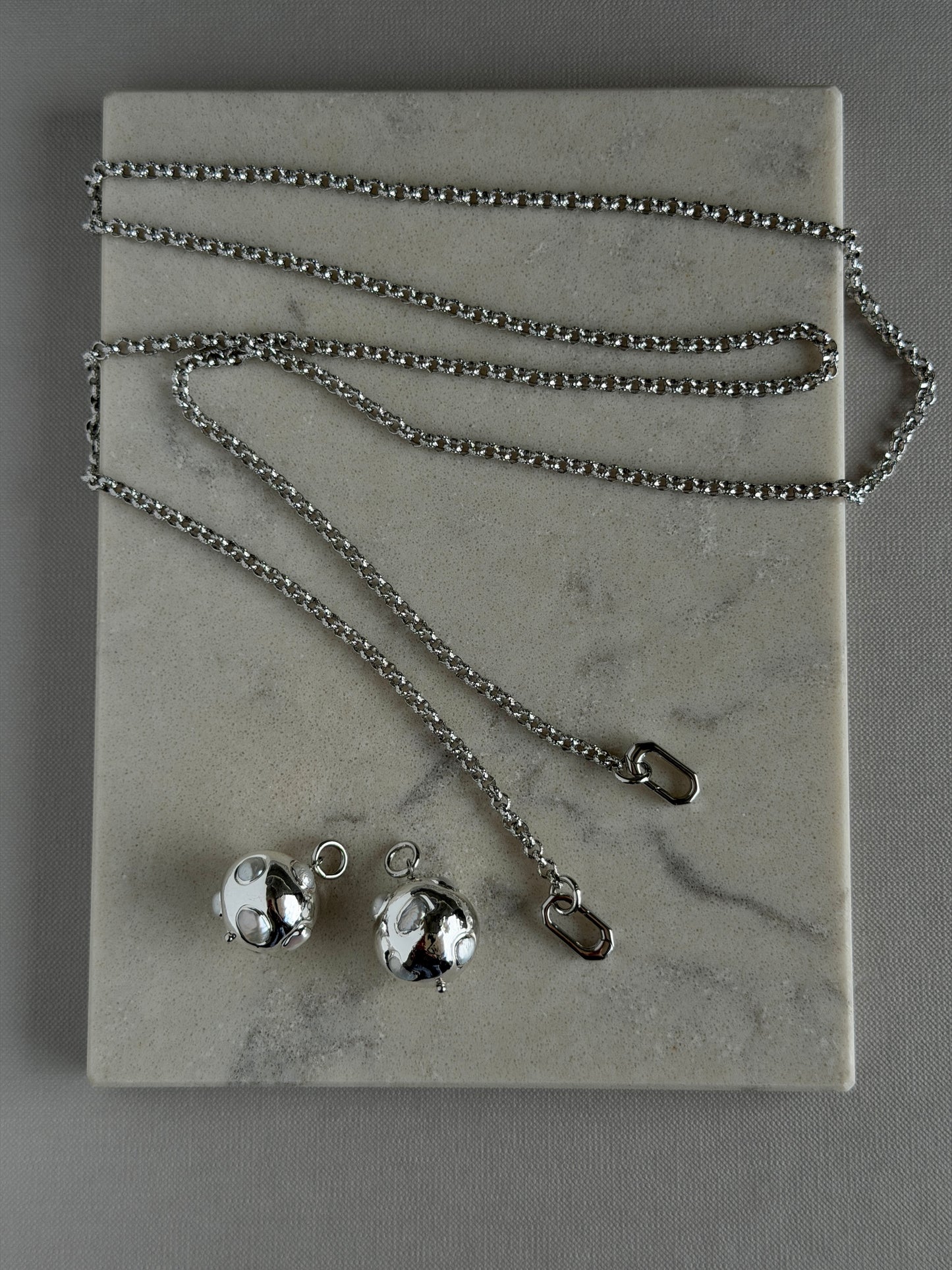 ORBIT PEARL lariat necklace