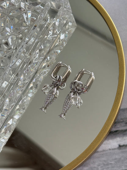 LITTLE FISHY earrings