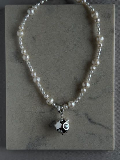 CLOUDS necklace