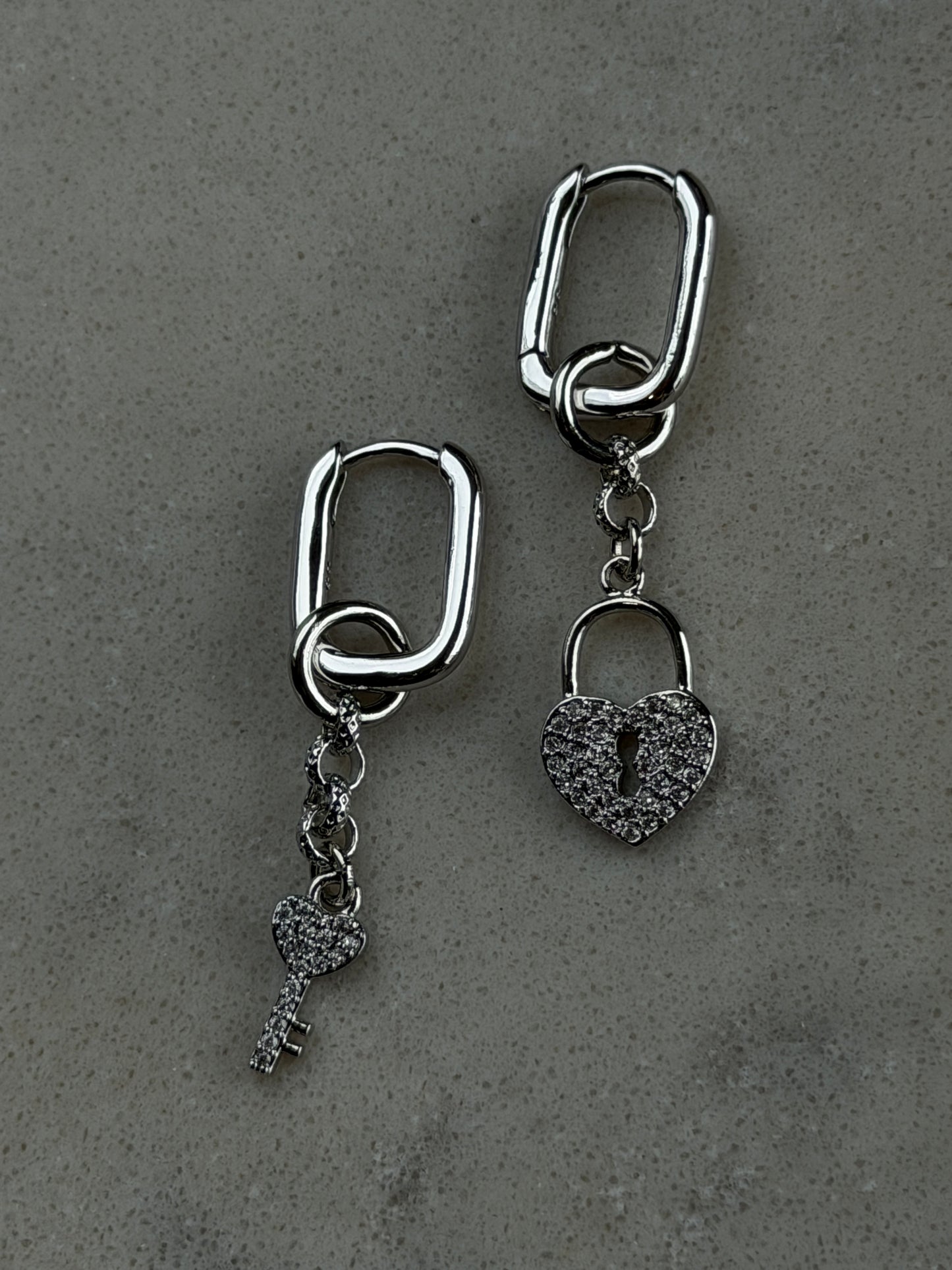 SECRET LOVE earrings