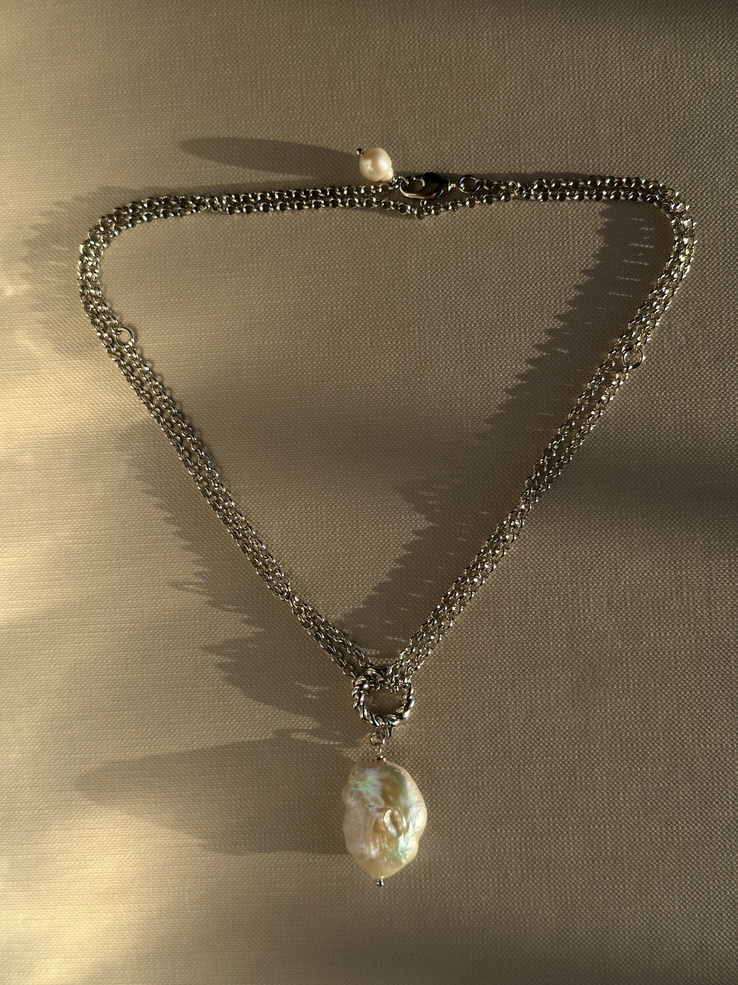 BAROQUE WHITE necklace