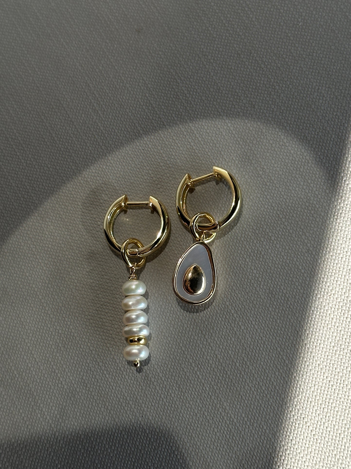 PEARL AVO earrings