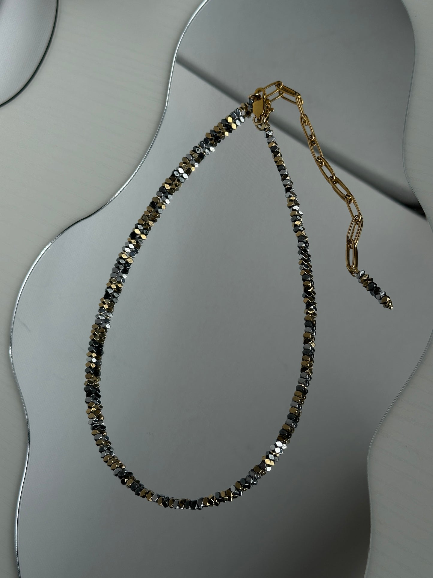 LIRA necklace