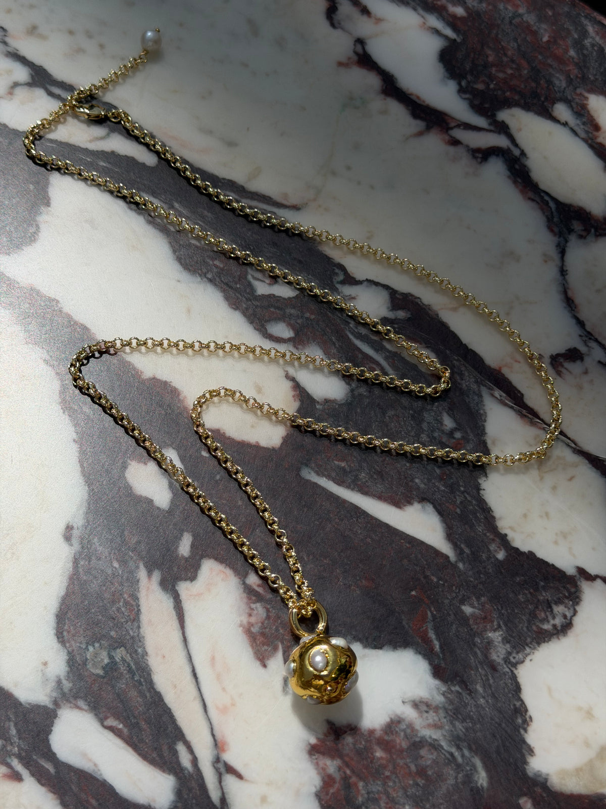 PEARL MOON necklace