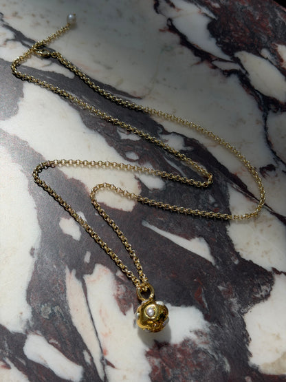 PEARL MOON necklace