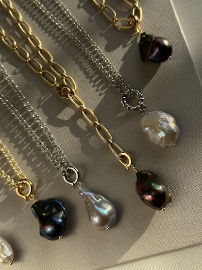 BAROQUE GREY necklace