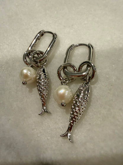 LITTLE FISHY earrings