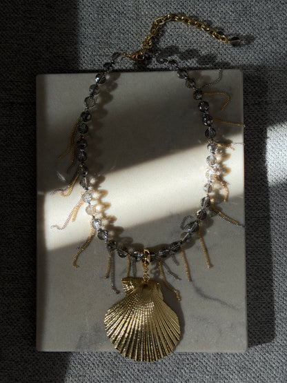 SUNSPELL SHELL necklace