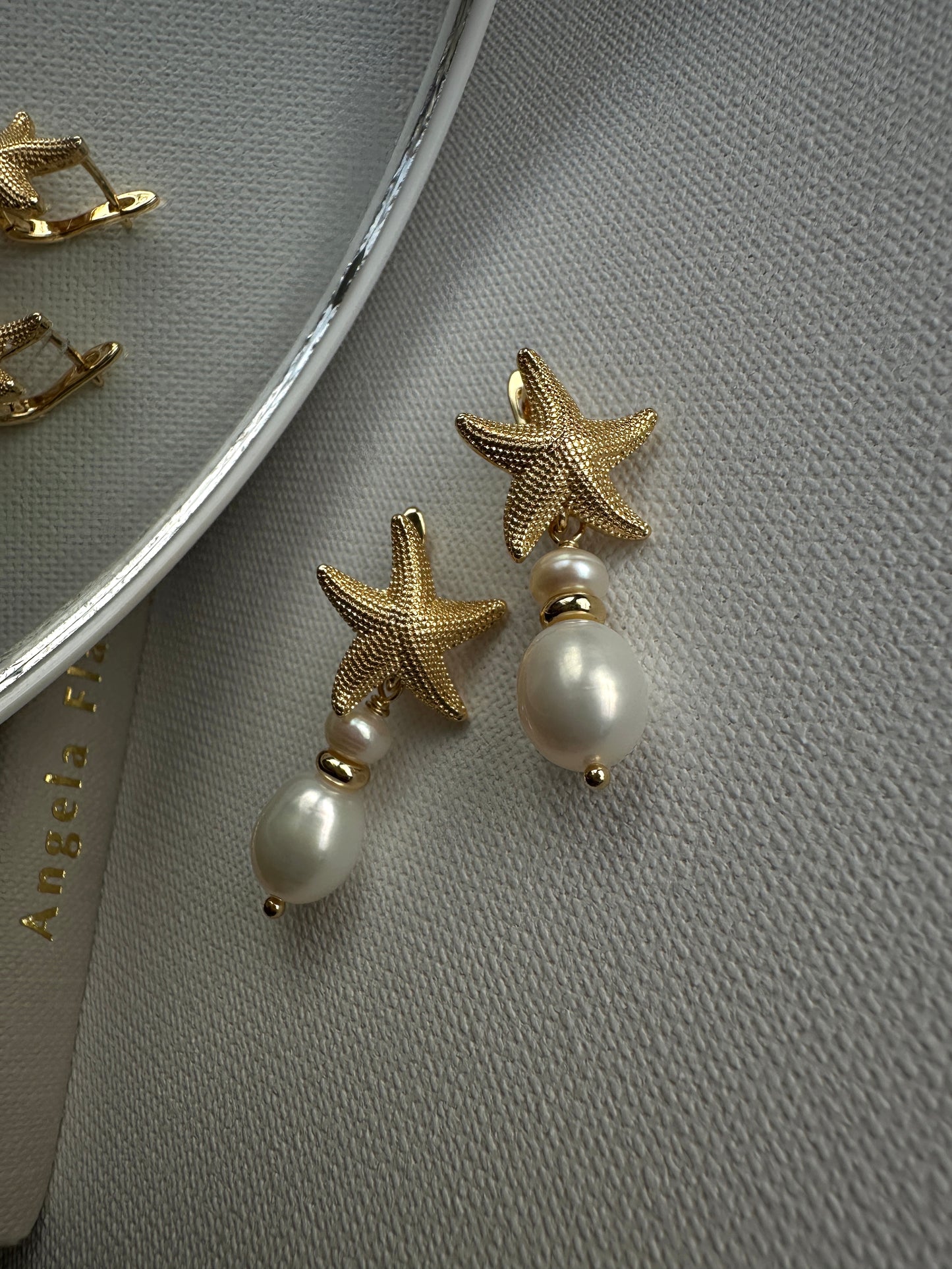 LARAISSA earrings