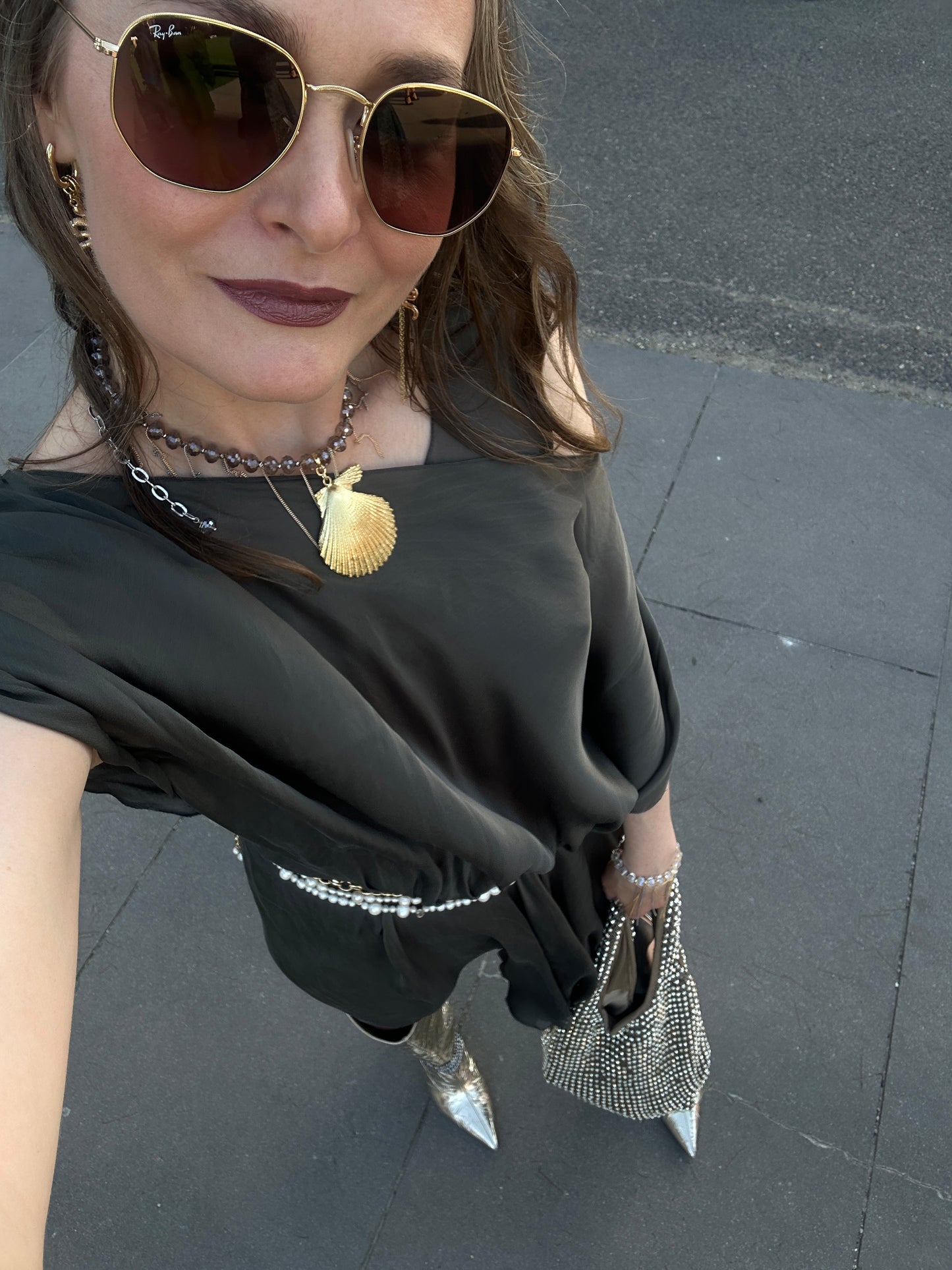 SUNSPELL SHELL necklace