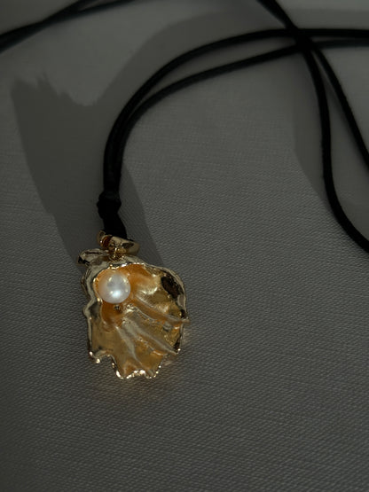 OYSTER necklace