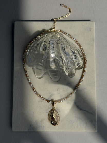 ABALONE GLOW necklace