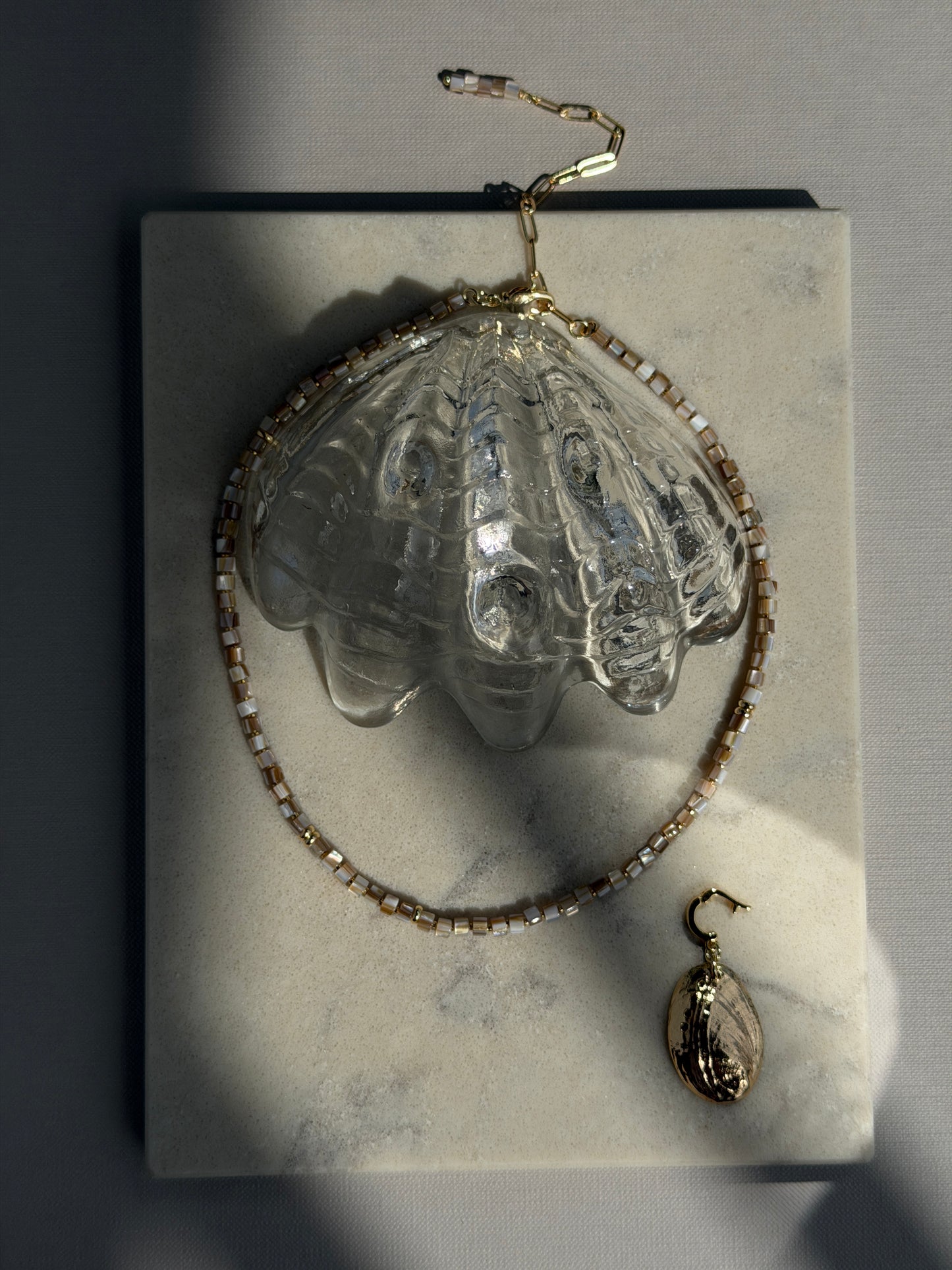 ABALONE GLOW necklace