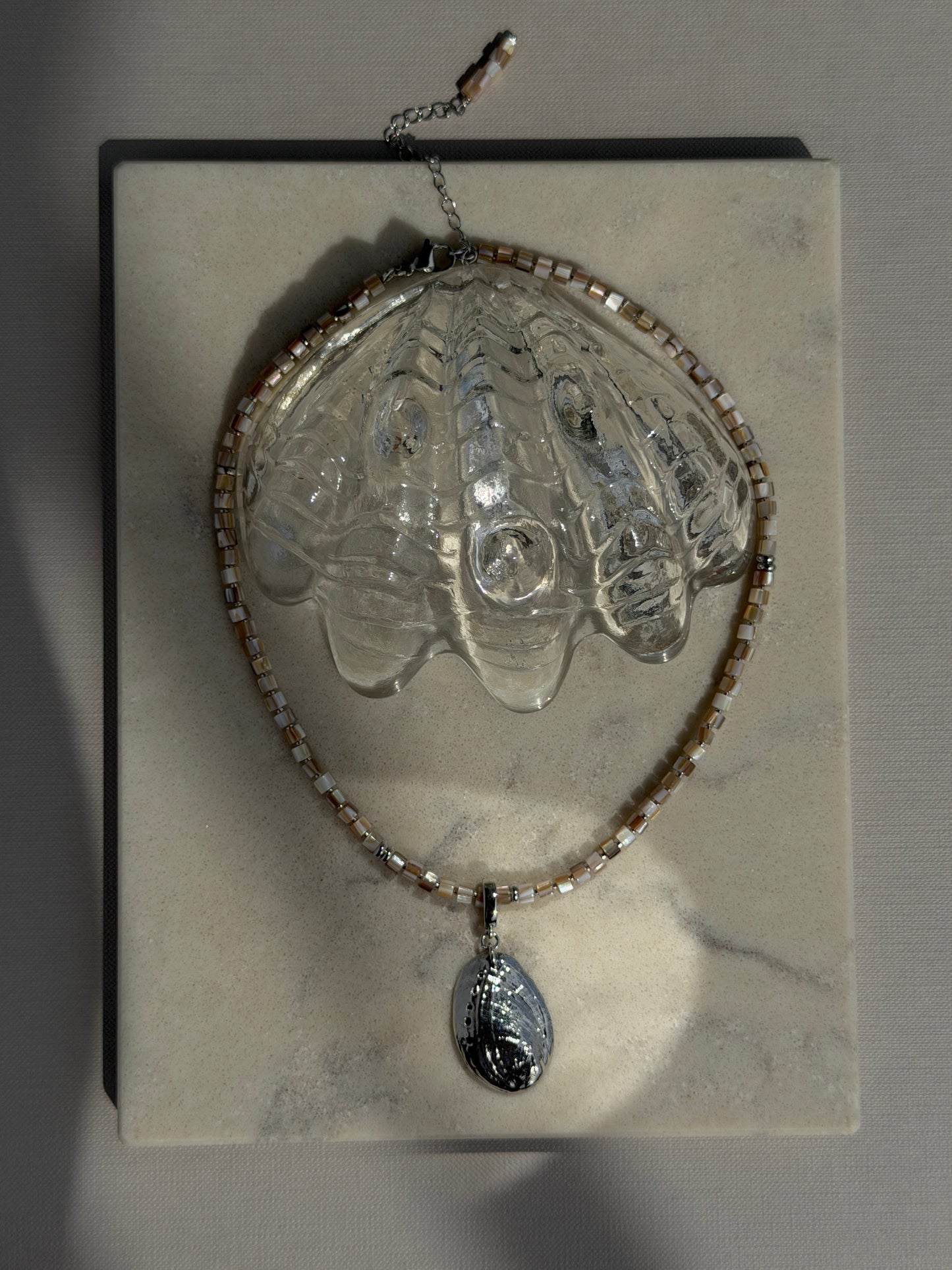 ABALONE GLOW necklace