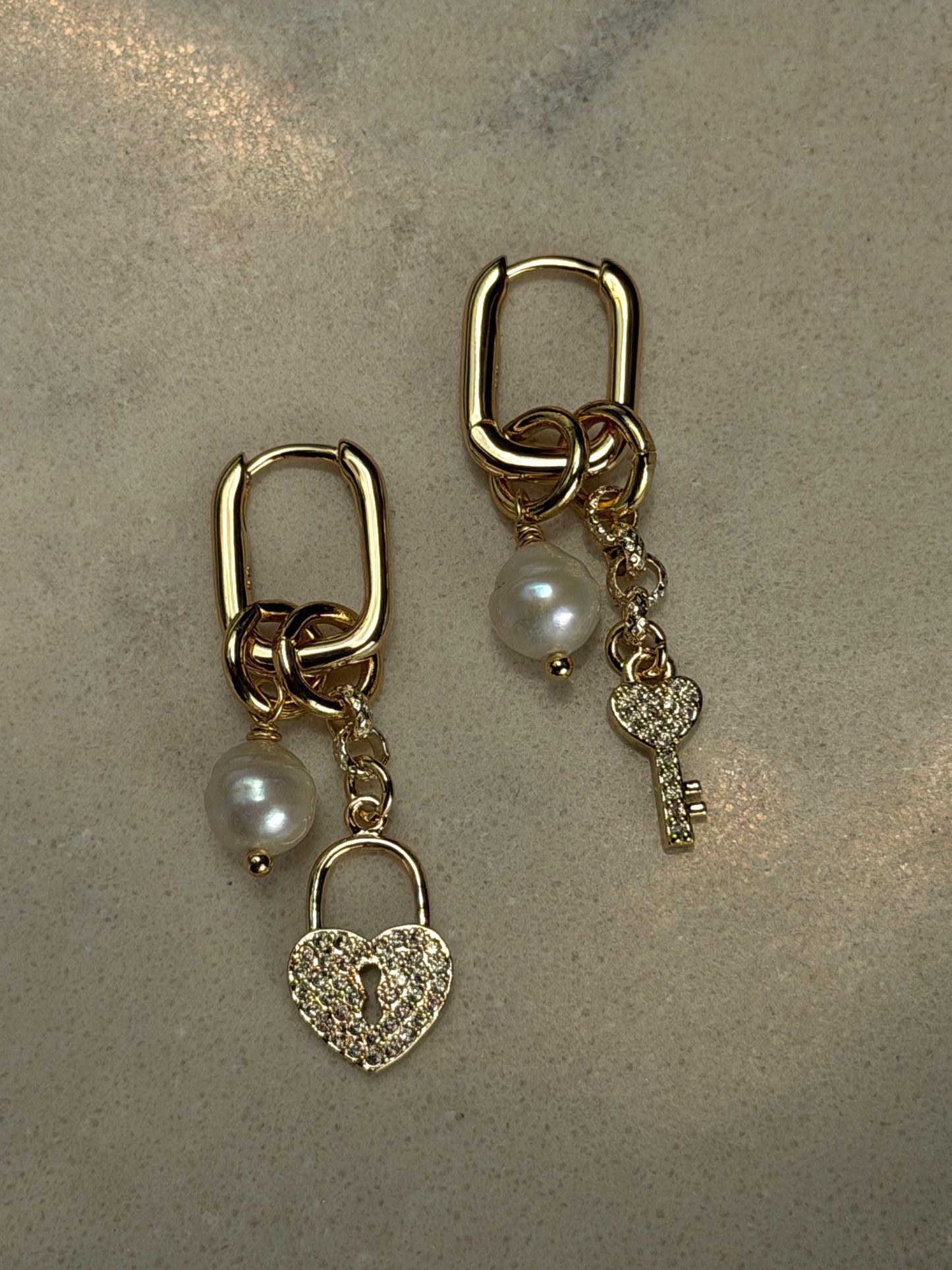SECRET LOVE earrings