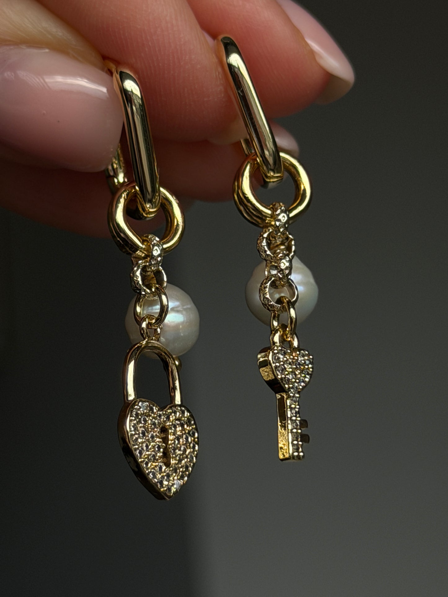 SECRET LOVE earrings